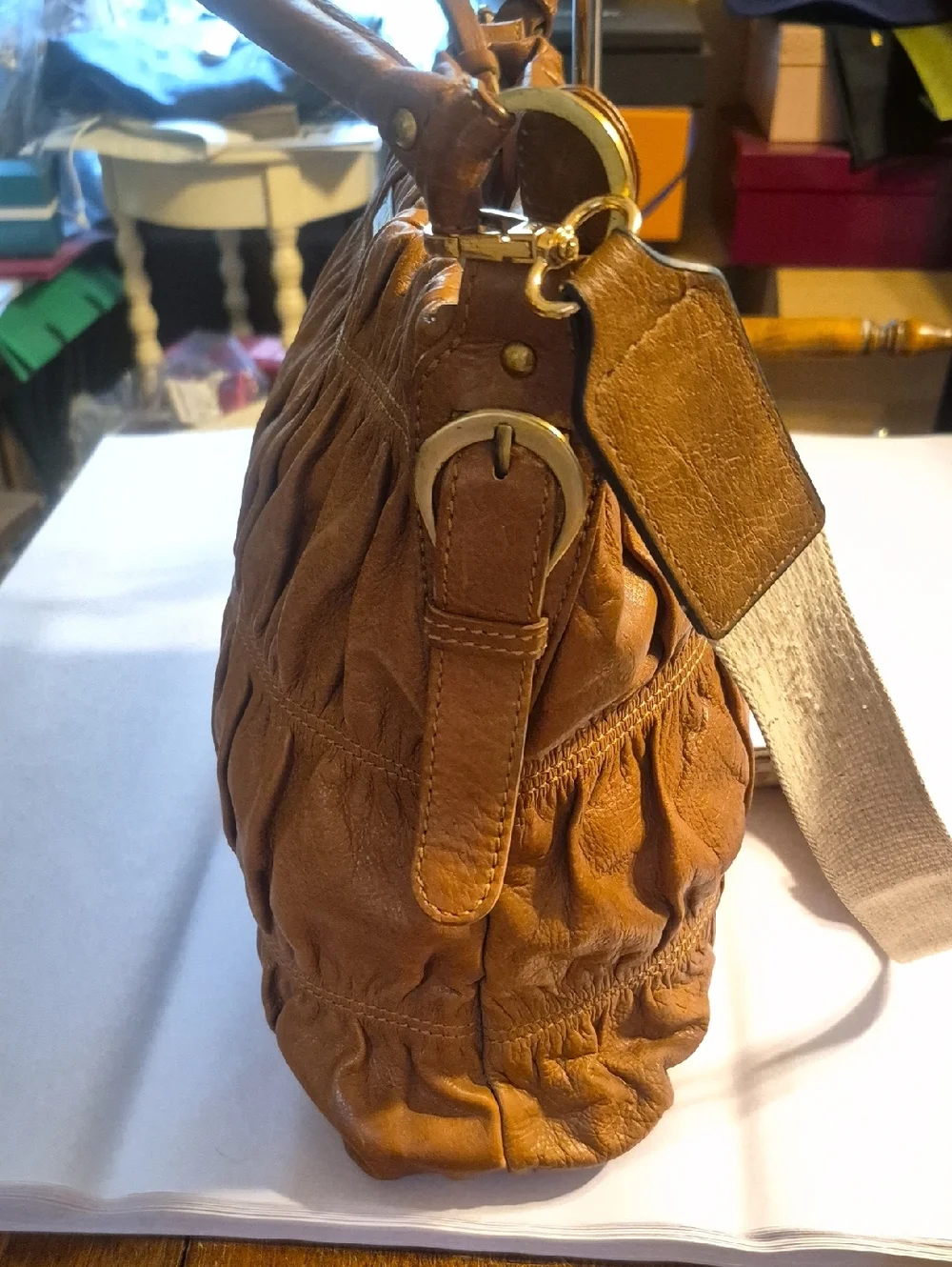 Mido Mido Tan Gathered Shoulder Bag - Picture 7 of 14